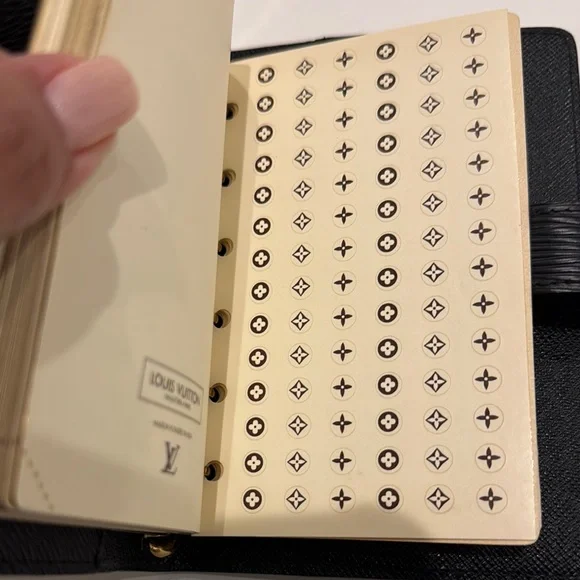 Louis Vuitton Authentic Epi Leather Agenda With ruler/ 2001 agenda/stickers.
